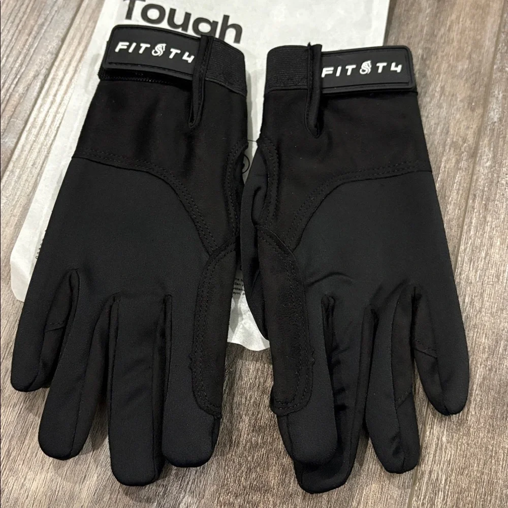 FitsT4 NWT Winter Riding Gloves Small